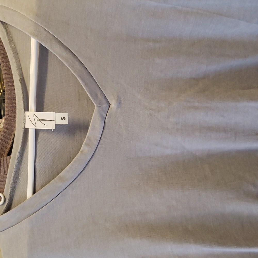 Sew in Love gray tshirt size small